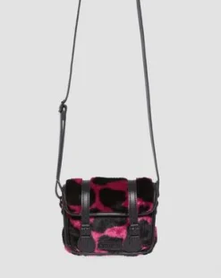 18 cm Hair On-skuldertaske med koprint in Thrift Pink
