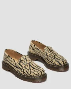 Delapre-loafers i ruskind in Teakbrun & Sort