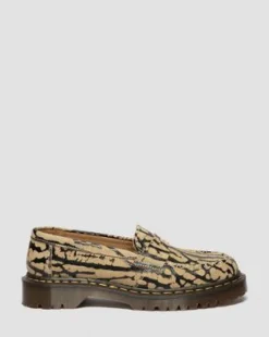 Delapre-loafers i ruskind in Teakbrun & Sort