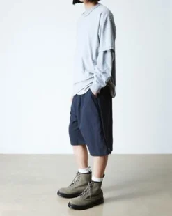 1460-snørestøvler i Milled Nubuck-læder in Nickel Grey